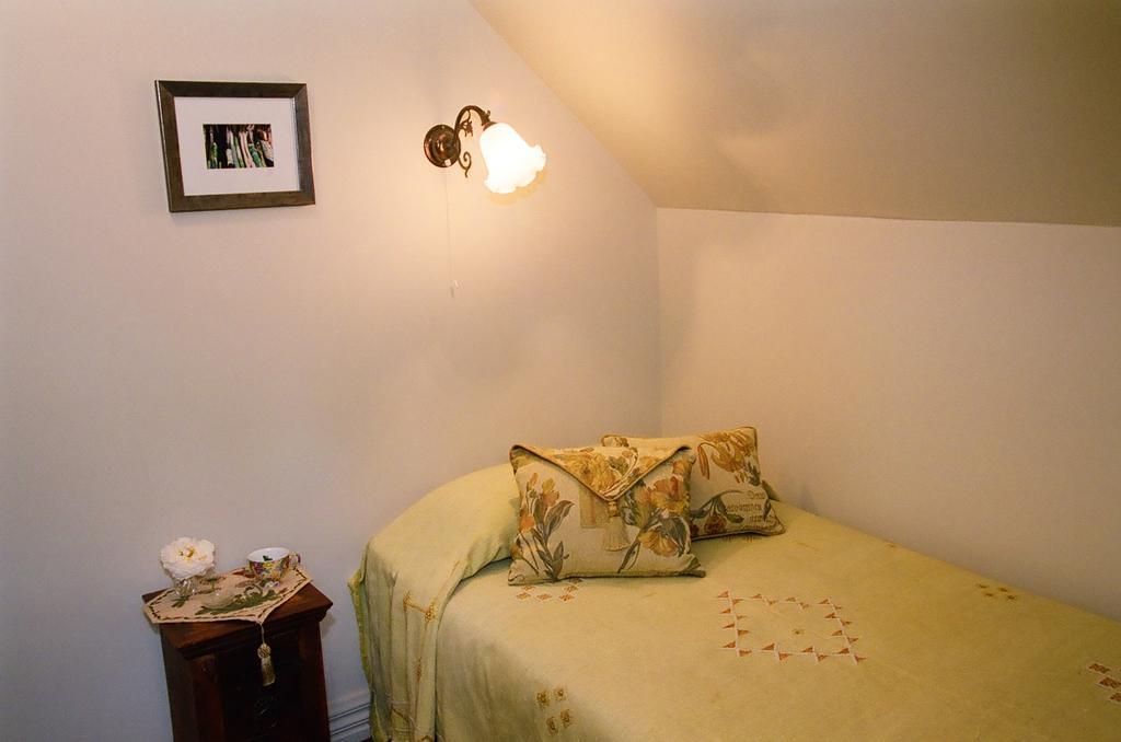 Bed & Breakfast Anglesea House *